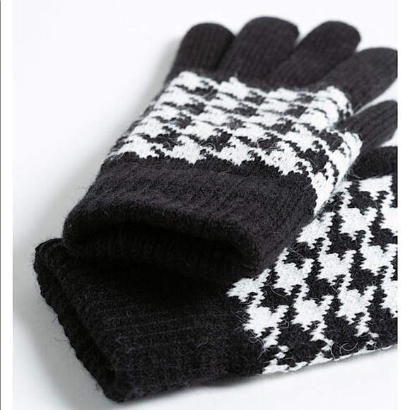 Classic Houndstooth Chenille Lined Gloves - Picture 3 of 3
